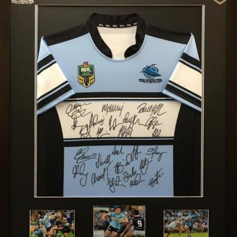 CRONULLA SHARKS PERSONALLY HAND SIGNED 2016 JERSEY FRAMED WITH COA